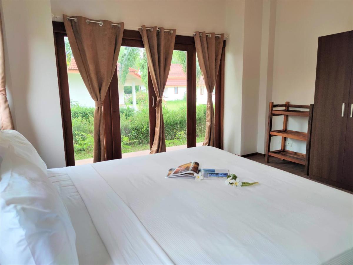 Armonia Village Resort And Spa Chumphon Exterior foto